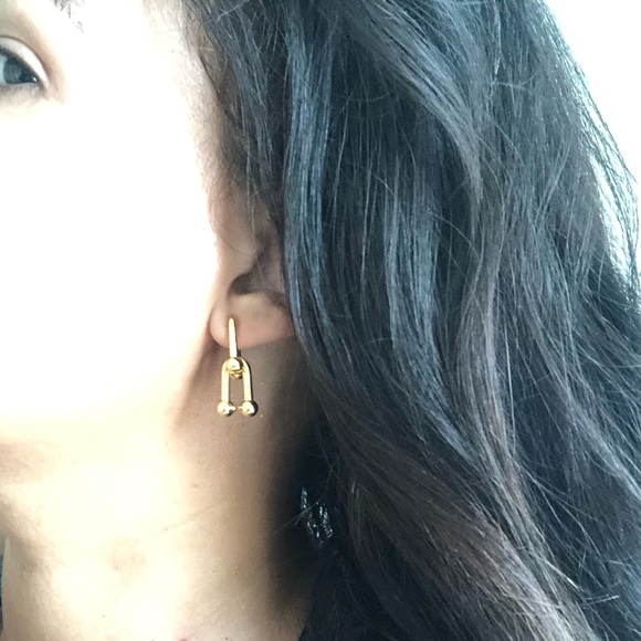 Gold Hardware Link Earrings - Picture 4 of 11